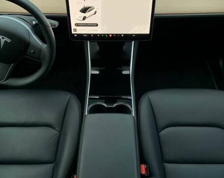 Белый Тесла Модель 3, объемом двигателя 0 л и пробегом 31 тыс. км за 32600 $, фото 40 на Automoto.ua