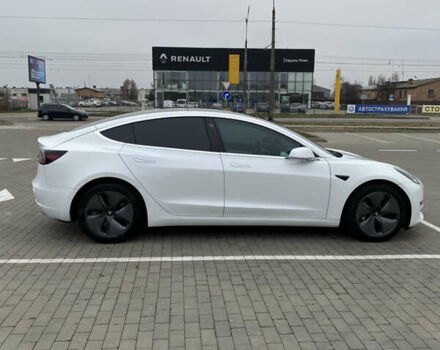 Белый Тесла Модель 3, объемом двигателя 0 л и пробегом 110 тыс. км за 17600 $, фото 3 на Automoto.ua