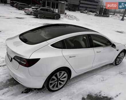 Белый Тесла Модель 3, объемом двигателя 0 л и пробегом 170 тыс. км за 15000 $, фото 4 на Automoto.ua