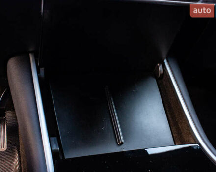 Белый Тесла Модель 3, объемом двигателя 0 л и пробегом 146 тыс. км за 17500 $, фото 37 на Automoto.ua