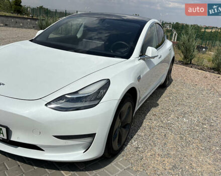 Белый Тесла Модель 3, объемом двигателя 0 л и пробегом 125 тыс. км за 21990 $, фото 17 на Automoto.ua