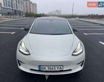 Белый Тесла Модель 3, объемом двигателя 0 л и пробегом 73 тыс. км за 17000 $, фото 7 на Automoto.ua