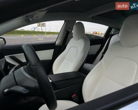 Белый Тесла Модель 3, объемом двигателя 0 л и пробегом 115 тыс. км за 17300 $, фото 14 на Automoto.ua