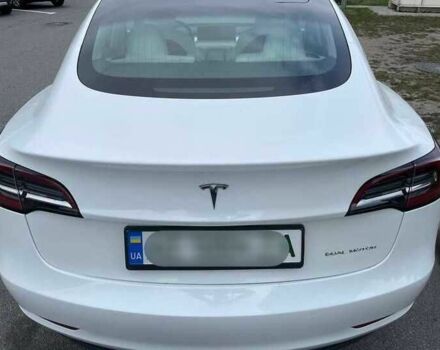 Білий Тесла Модель 3, об'ємом двигуна 0 л та пробігом 110 тис. км за 11540 $, фото 5 на Automoto.ua