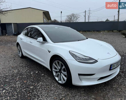 Білий Тесла Модель 3, об'ємом двигуна 0 л та пробігом 64 тис. км за 17500 $, фото 6 на Automoto.ua