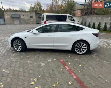 Белый Тесла Модель 3, объемом двигателя 0 л и пробегом 157 тыс. км за 15500 $, фото 1 на Automoto.ua