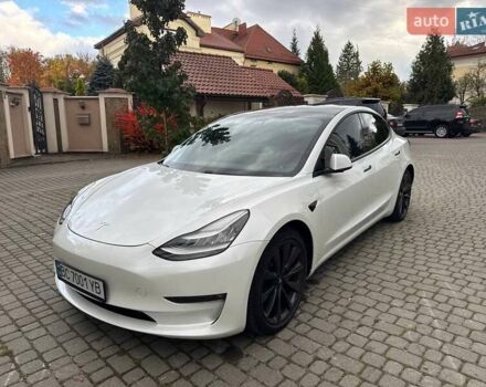 Білий Тесла Модель 3, об'ємом двигуна 0 л та пробігом 105 тис. км за 22250 $, фото 19 на Automoto.ua