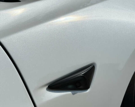 Белый Тесла Модель 3, объемом двигателя 0 л и пробегом 101 тыс. км за 14600 $, фото 14 на Automoto.ua