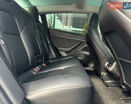 Білий Тесла Модель 3, об'ємом двигуна 0 л та пробігом 45 тис. км за 15900 $, фото 29 на Automoto.ua