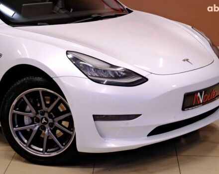 Білий Тесла Модель 3, об'ємом двигуна 0 л та пробігом 54 тис. км за 15900 $, фото 2 на Automoto.ua