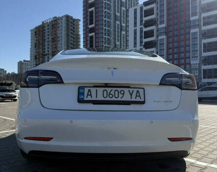 Белый Тесла Модель 3, объемом двигателя 0 л и пробегом 129 тыс. км за 16200 $, фото 4 на Automoto.ua
