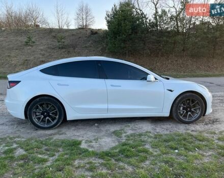 Белый Тесла Модель 3, объемом двигателя 0 л и пробегом 71 тыс. км за 19500 $, фото 7 на Automoto.ua