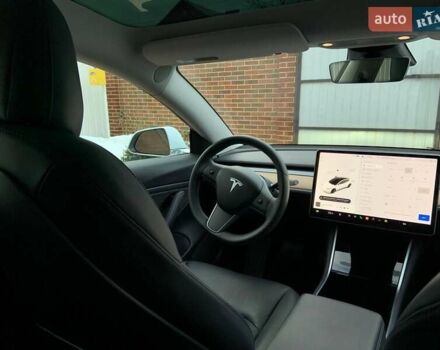 Белый Тесла Модель 3, объемом двигателя 0 л и пробегом 31 тыс. км за 32600 $, фото 35 на Automoto.ua