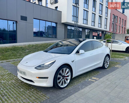 Білий Тесла Модель 3, об'ємом двигуна 0 л та пробігом 101 тис. км за 22500 $, фото 9 на Automoto.ua