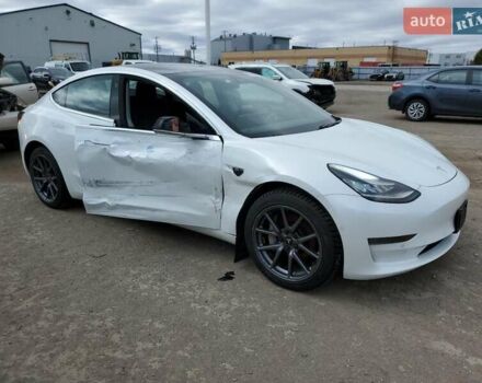 Білий Тесла Модель 3, об'ємом двигуна 0 л та пробігом 76 тис. км за 3000 $, фото 3 на Automoto.ua