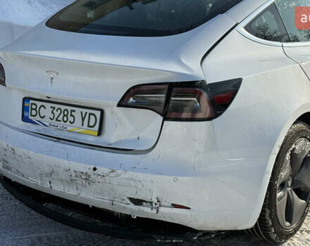 Белый Тесла Модель 3, объемом двигателя 0 л и пробегом 70 тыс. км за 13900 $, фото 6 на Automoto.ua