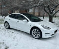 Білий Тесла Модель 3, об'ємом двигуна 0 л та пробігом 49 тис. км за 17500 $, фото 2 на Automoto.ua
