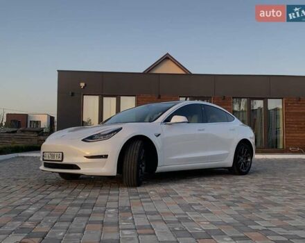 Белый Тесла Модель 3, объемом двигателя 0 л и пробегом 66 тыс. км за 15800 $, фото 2 на Automoto.ua