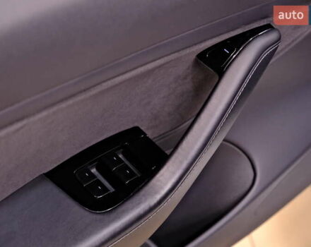 Белый Тесла Модель 3, объемом двигателя 0 л и пробегом 54 тыс. км за 15900 $, фото 24 на Automoto.ua