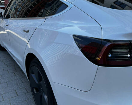 Белый Тесла Модель 3, объемом двигателя 0 л и пробегом 71 тыс. км за 22700 $, фото 9 на Automoto.ua