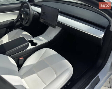 Белый Тесла Модель 3, объемом двигателя 0 л и пробегом 155 тыс. км за 18500 $, фото 9 на Automoto.ua