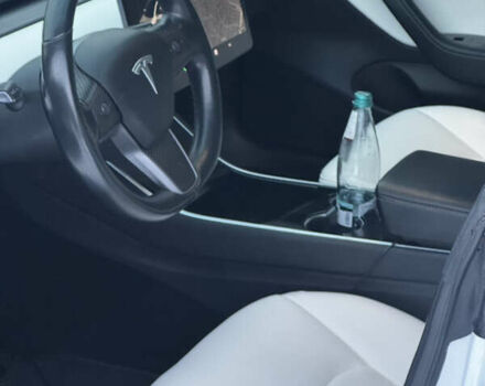 Білий Тесла Модель 3, об'ємом двигуна 0 л та пробігом 133 тис. км за 16800 $, фото 11 на Automoto.ua