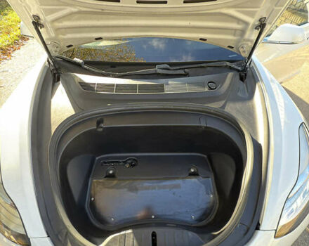 Белый Тесла Модель 3, объемом двигателя 0 л и пробегом 114 тыс. км за 16000 $, фото 5 на Automoto.ua