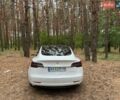 Білий Тесла Модель 3, об'ємом двигуна 0 л та пробігом 140 тис. км за 17999 $, фото 6 на Automoto.ua