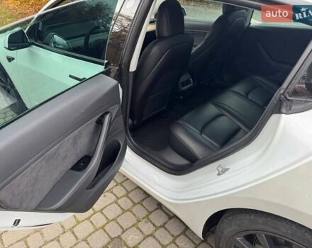 Білий Тесла Модель 3, об'ємом двигуна 0 л та пробігом 105 тис. км за 22250 $, фото 11 на Automoto.ua