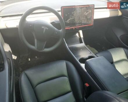 Білий Тесла Модель 3, об'ємом двигуна 0 л та пробігом 46 тис. км за 5200 $, фото 7 на Automoto.ua
