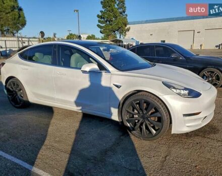 Белый Тесла Модель 3, объемом двигателя 0 л и пробегом 85 тыс. км за 6400 $, фото 1 на Automoto.ua