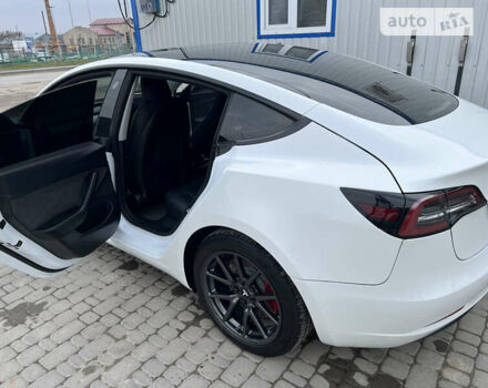 Белый Тесла Модель 3, объемом двигателя 0 л и пробегом 92 тыс. км за 20700 $, фото 5 на Automoto.ua