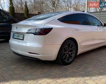 Белый Тесла Модель 3, объемом двигателя 0 л и пробегом 98 тыс. км за 17400 $, фото 2 на Automoto.ua
