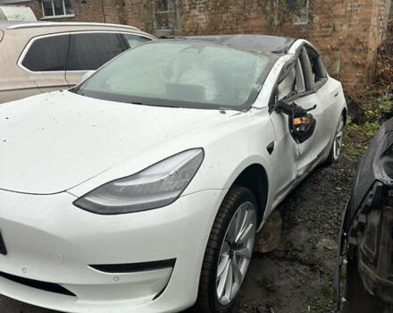 Білий Тесла Модель 3, об'ємом двигуна 0 л та пробігом 150 тис. км за 15000 $, фото 1 на Automoto.ua