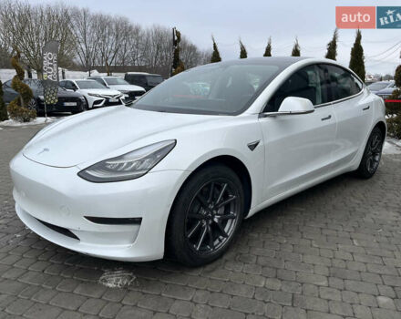 Белый Тесла Модель 3, объемом двигателя 0 л и пробегом 58 тыс. км за 18700 $, фото 4 на Automoto.ua
