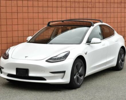 Белый Тесла Модель 3, объемом двигателя 0 л и пробегом 65 тыс. км за 6900 $, фото 2 на Automoto.ua