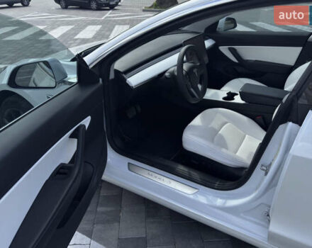 Белый Тесла Модель 3, объемом двигателя 0 л и пробегом 155 тыс. км за 18500 $, фото 14 на Automoto.ua