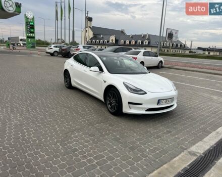 Белый Тесла Модель 3, объемом двигателя 0 л и пробегом 107 тыс. км за 15999 $, фото 1 на Automoto.ua