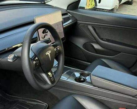 Белый Тесла Модель 3, объемом двигателя 0 л и пробегом 65 тыс. км за 17000 $, фото 2 на Automoto.ua