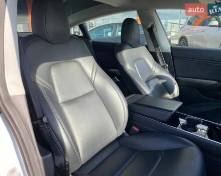 Белый Тесла Модель 3, объемом двигателя 0 л и пробегом 177 тыс. км за 17500 $, фото 17 на Automoto.ua
