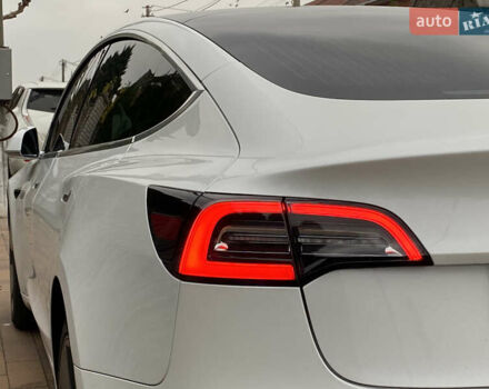 Белый Тесла Модель 3, объемом двигателя 0 л и пробегом 127 тыс. км за 17200 $, фото 33 на Automoto.ua