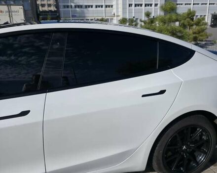 Белый Тесла Модель 3, объемом двигателя 0 л и пробегом 142 тыс. км за 17500 $, фото 8 на Automoto.ua