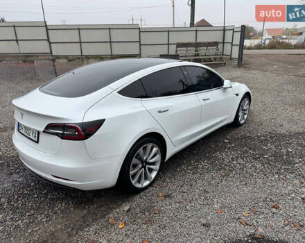 Білий Тесла Модель 3, об'ємом двигуна 0 л та пробігом 64 тис. км за 17500 $, фото 11 на Automoto.ua