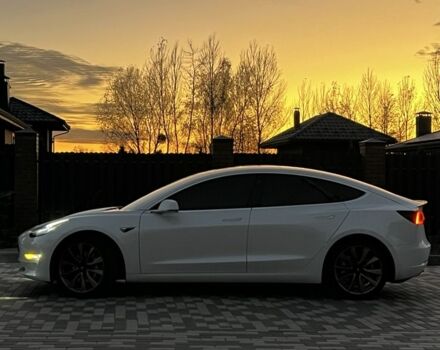 Білий Тесла Модель 3, об'ємом двигуна 0 л та пробігом 76 тис. км за 20500 $, фото 3 на Automoto.ua