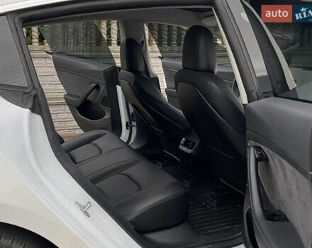 Белый Тесла Модель 3, объемом двигателя 0 л и пробегом 127 тыс. км за 17200 $, фото 27 на Automoto.ua