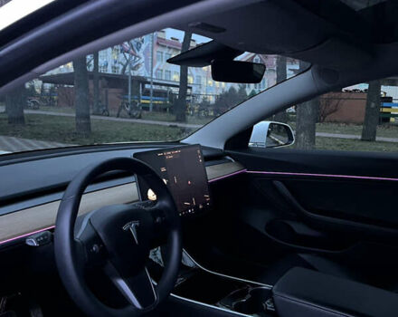 Білий Тесла Модель 3, об'ємом двигуна 0 л та пробігом 76 тис. км за 20500 $, фото 8 на Automoto.ua
