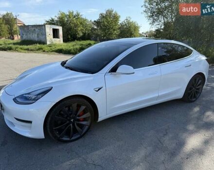 Белый Тесла Модель 3, объемом двигателя 0 л и пробегом 57 тыс. км за 21000 $, фото 53 на Automoto.ua