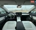 Белый Тесла Модель 3, объемом двигателя 0 л и пробегом 85 тыс. км за 17300 $, фото 12 на Automoto.ua