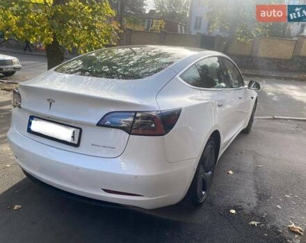 Белый Тесла Модель 3, объемом двигателя 0 л и пробегом 135 тыс. км за 18200 $, фото 3 на Automoto.ua
