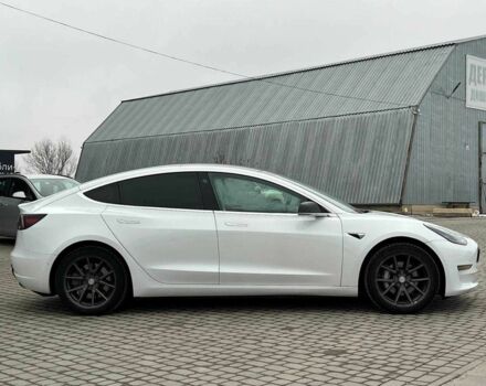 Білий Тесла Модель 3, об'ємом двигуна 0 л та пробігом 203 тис. км за 13790 $, фото 5 на Automoto.ua